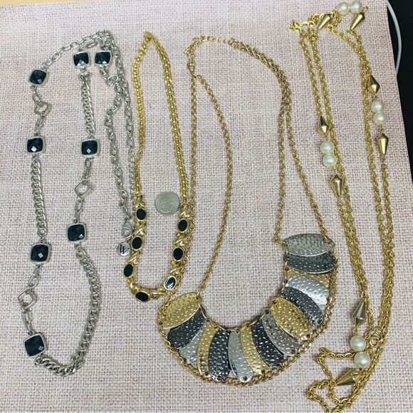 Necklace Bundle   - Picture 1 of 5